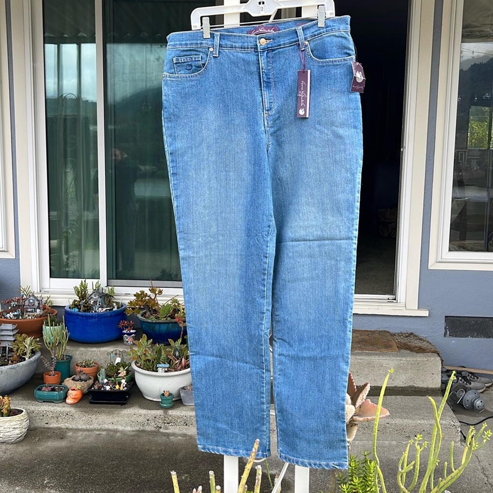 NWT!  Blue Jeans by Gloria Vanderbilt